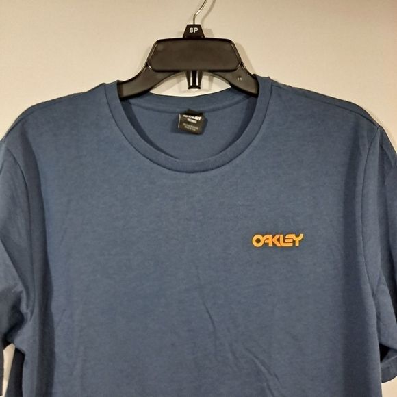 Oakley Iridium T Shirt NWT - Picture 2 of 9